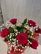 6 Red Roses.